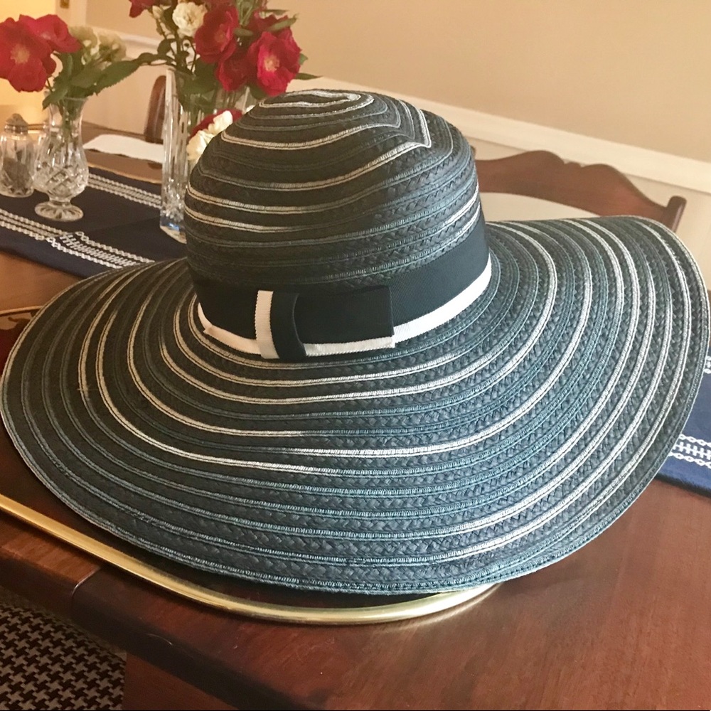 Badgley Mischka Large Black White Woven Sun Hat